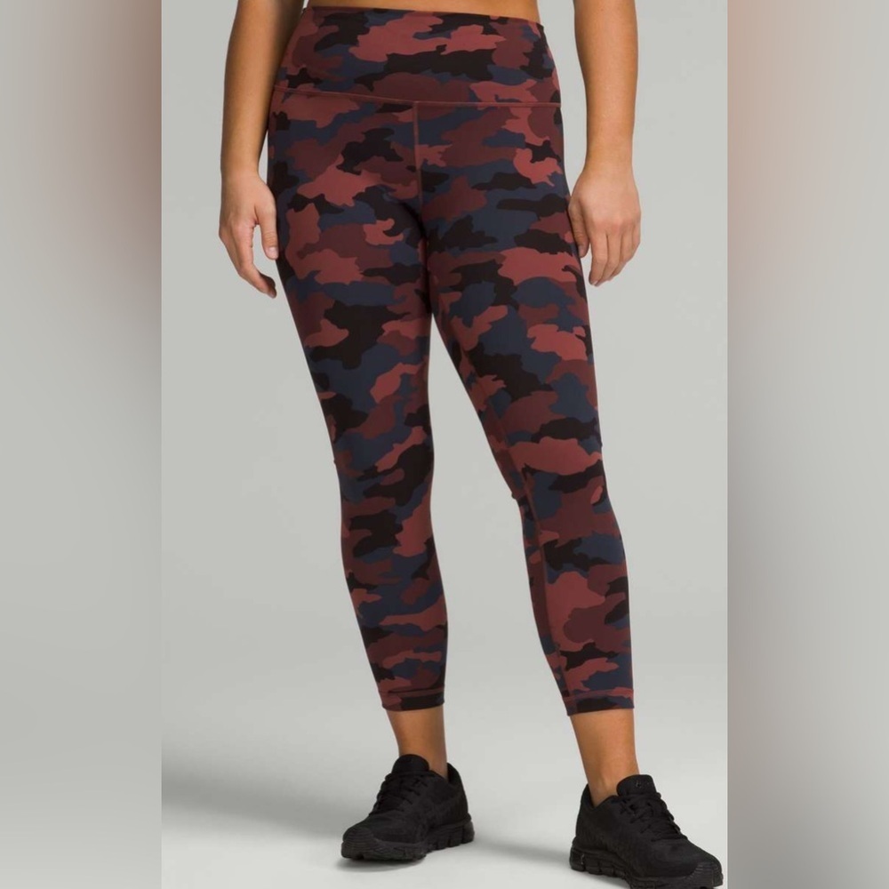 Lululemon Wunder Train HR Tight 25" Size 14 in Heritage 360 Camo Smoky Red Night
